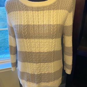 Land’s End Womens cable knit sweater M